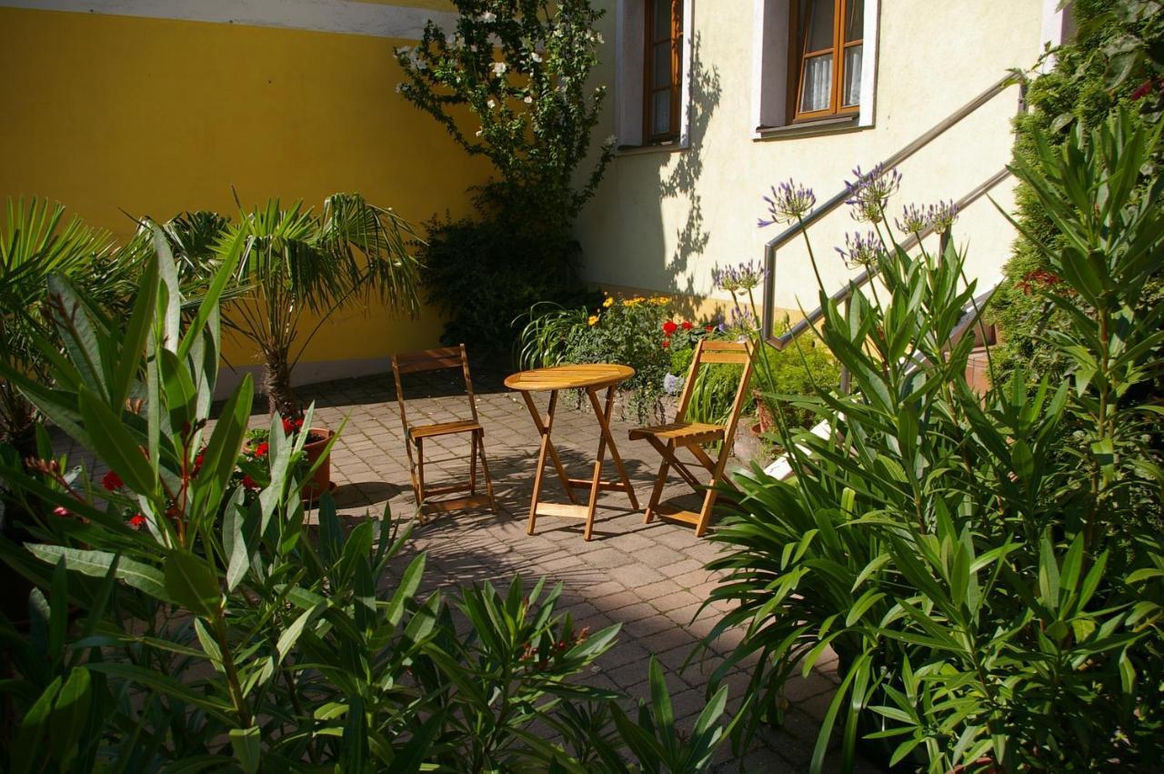 Ferienwohnung Zum Kapuziner Poysdorf Exterior photo