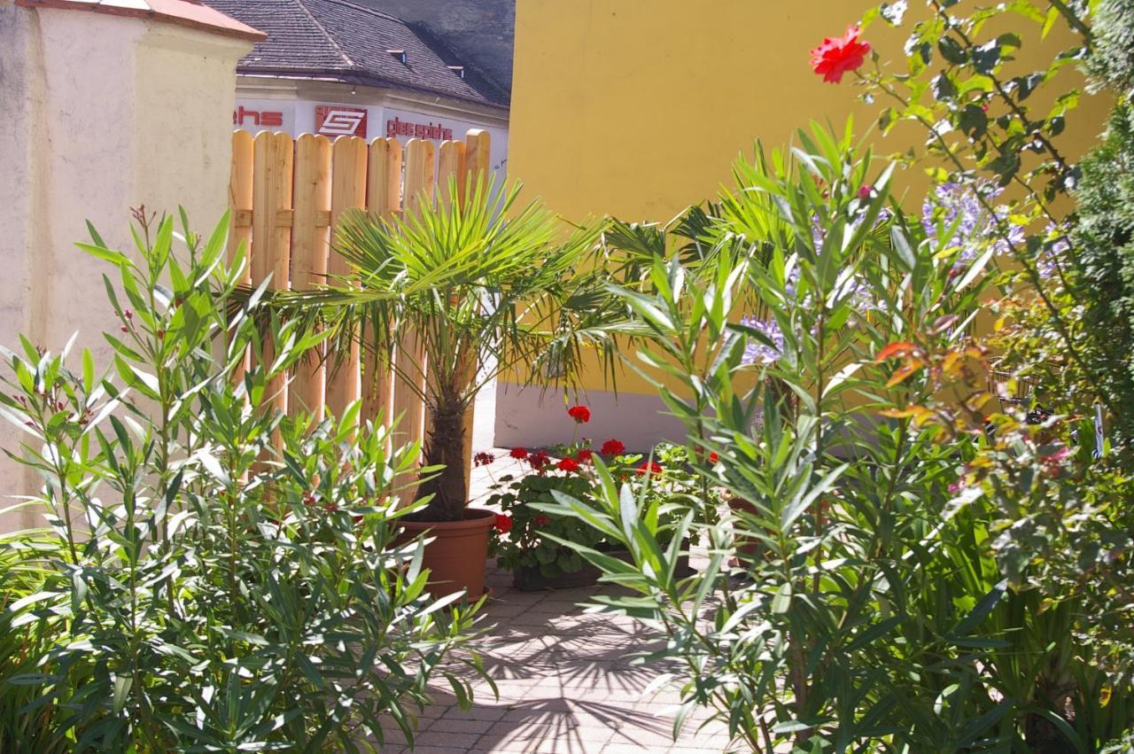 Ferienwohnung Zum Kapuziner Poysdorf Exterior photo