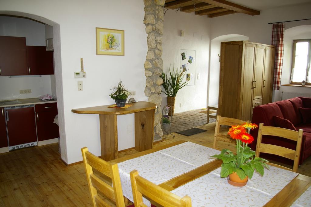 Ferienwohnung Zum Kapuziner Poysdorf Exterior photo