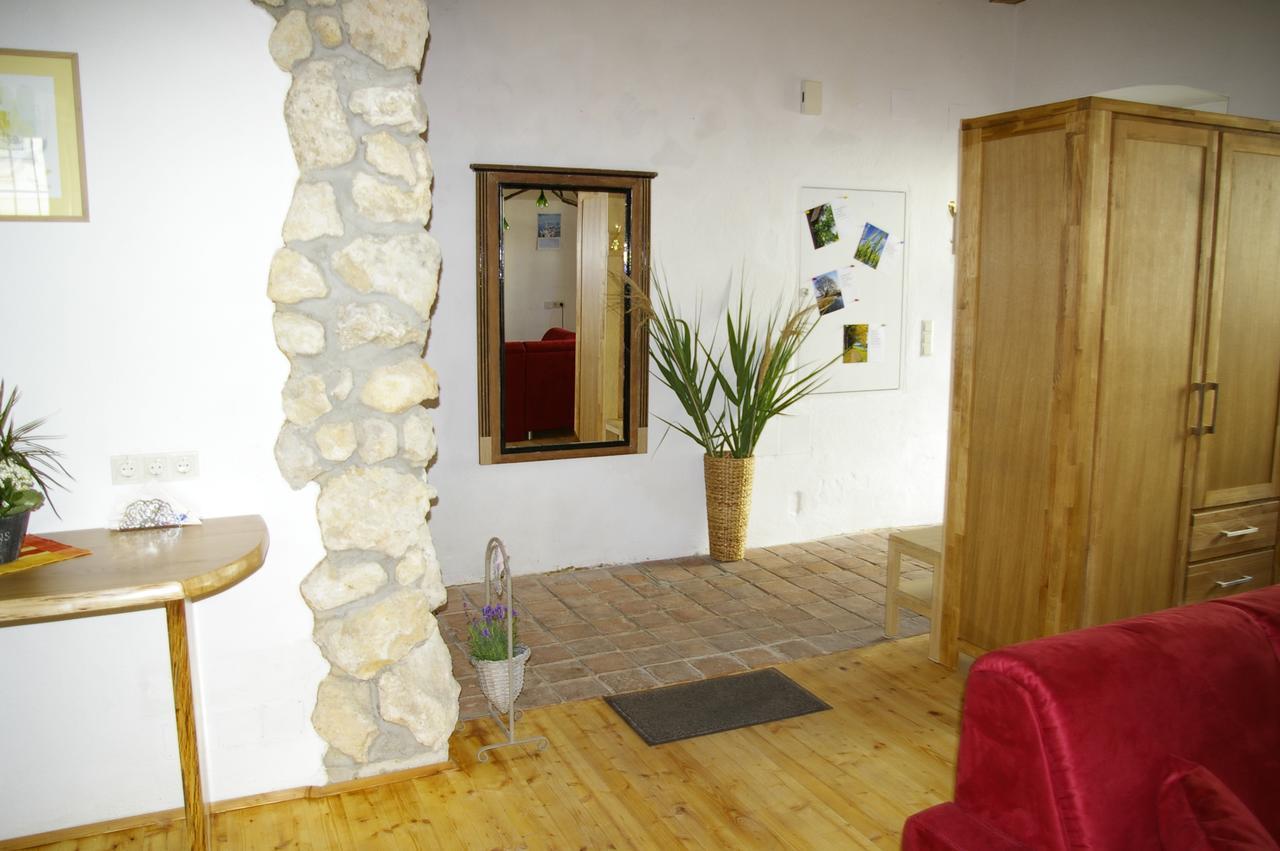 Ferienwohnung Zum Kapuziner Poysdorf Exterior photo