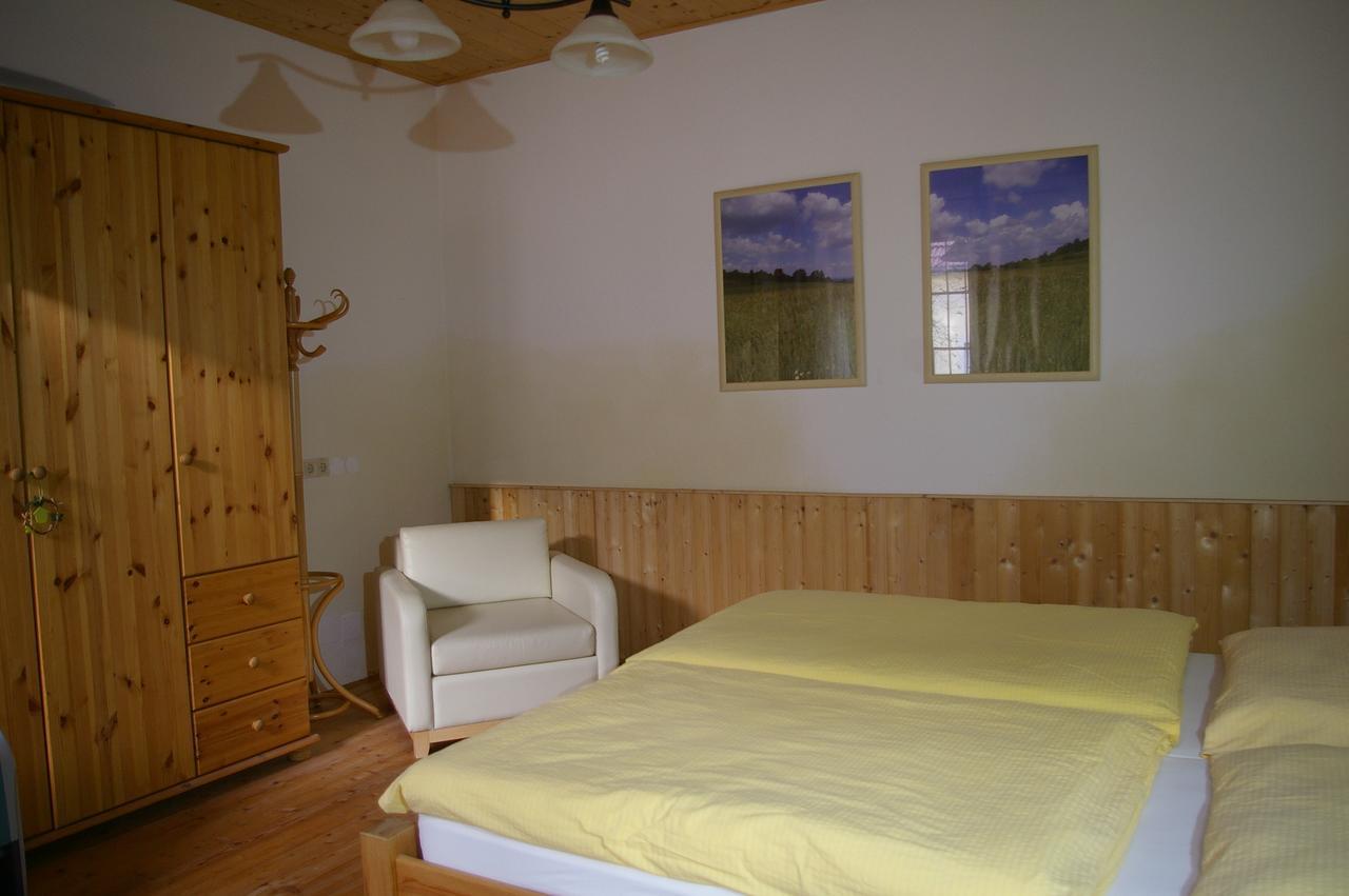 Ferienwohnung Zum Kapuziner Poysdorf Exterior photo