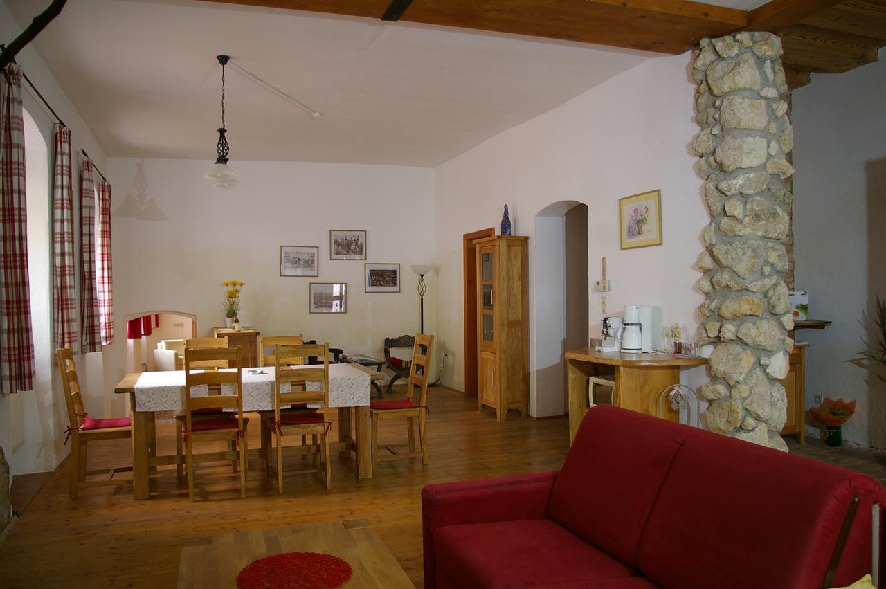 Ferienwohnung Zum Kapuziner Poysdorf Exterior photo