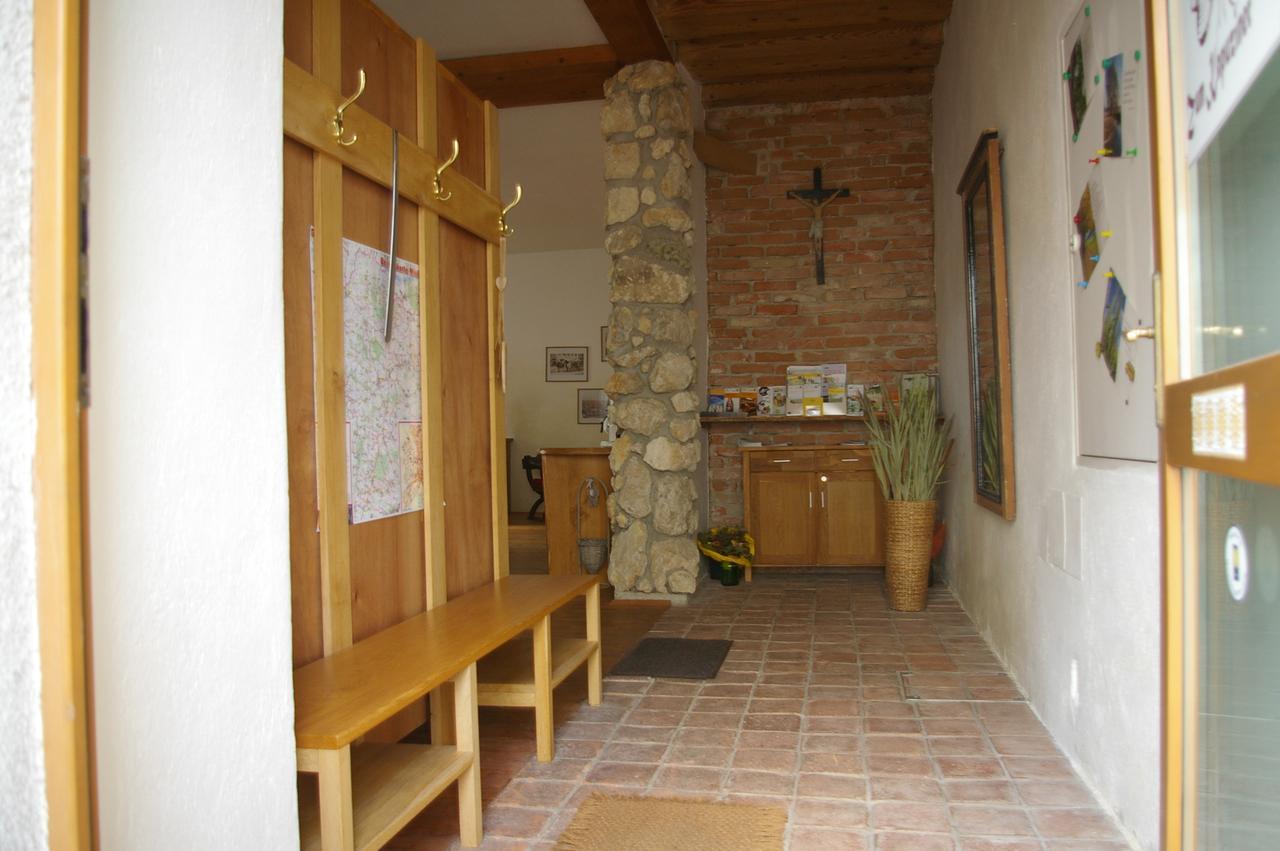 Ferienwohnung Zum Kapuziner Poysdorf Exterior photo
