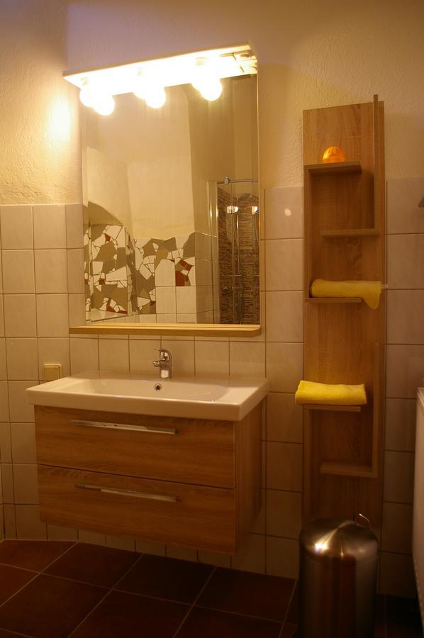 Ferienwohnung Zum Kapuziner Poysdorf Exterior photo